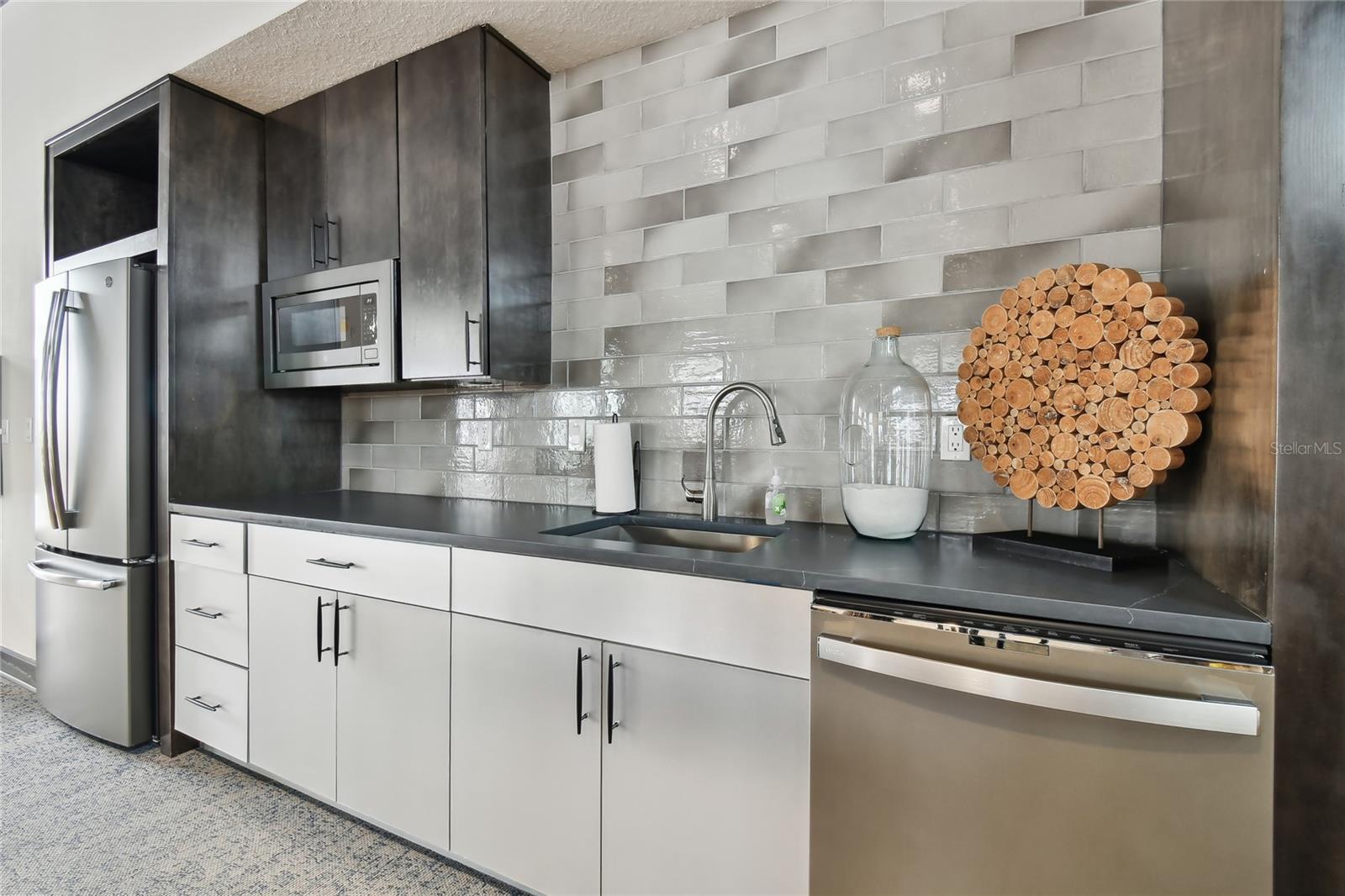 Image 43 of 52 For 611 Destiny Drive 308