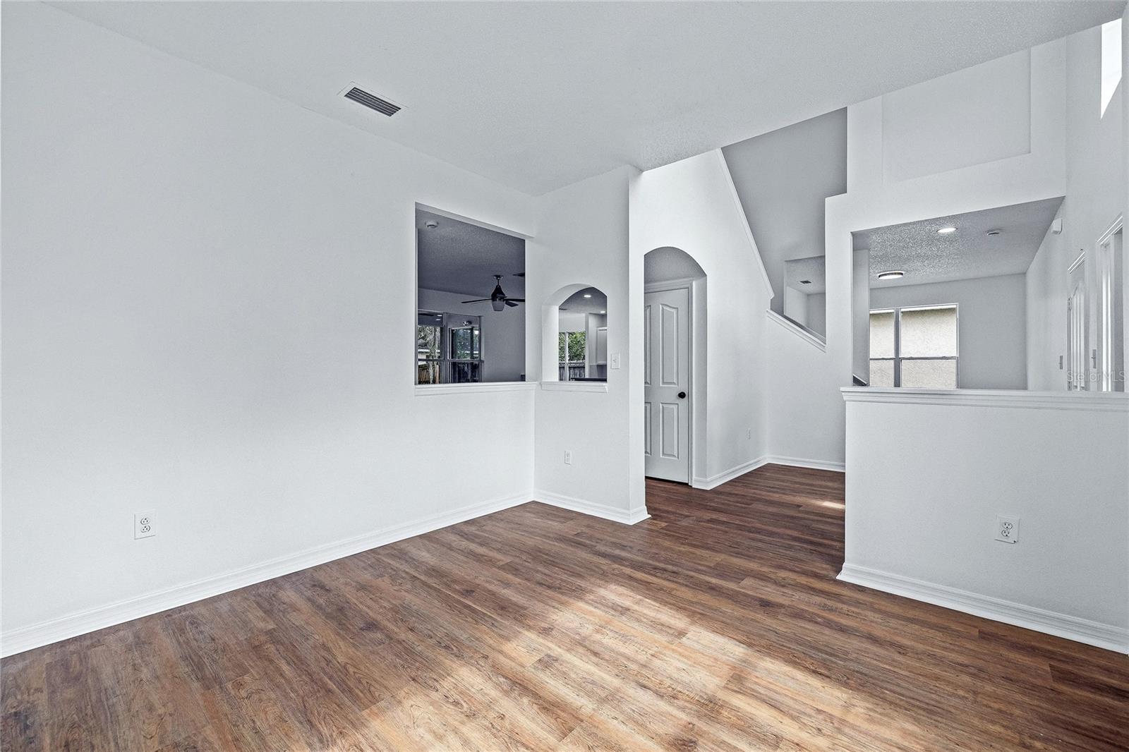 Listing photo id 12 for 8212 Cypress Breeze Way