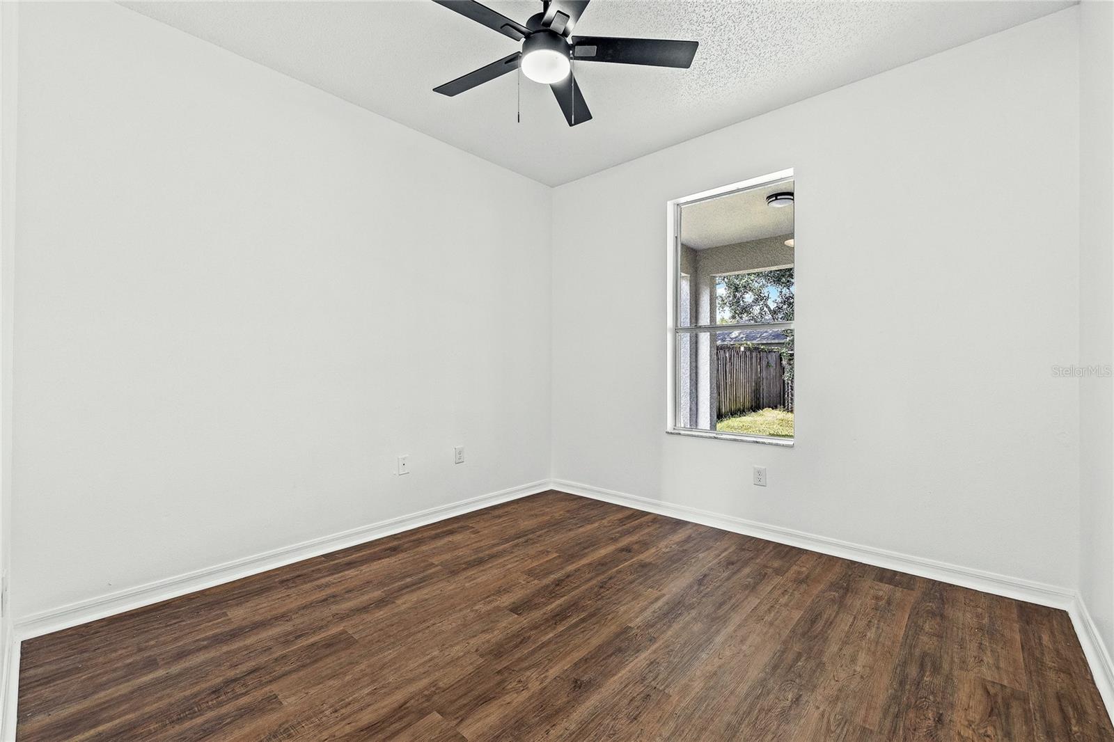 Listing photo id 27 for 8212 Cypress Breeze Way