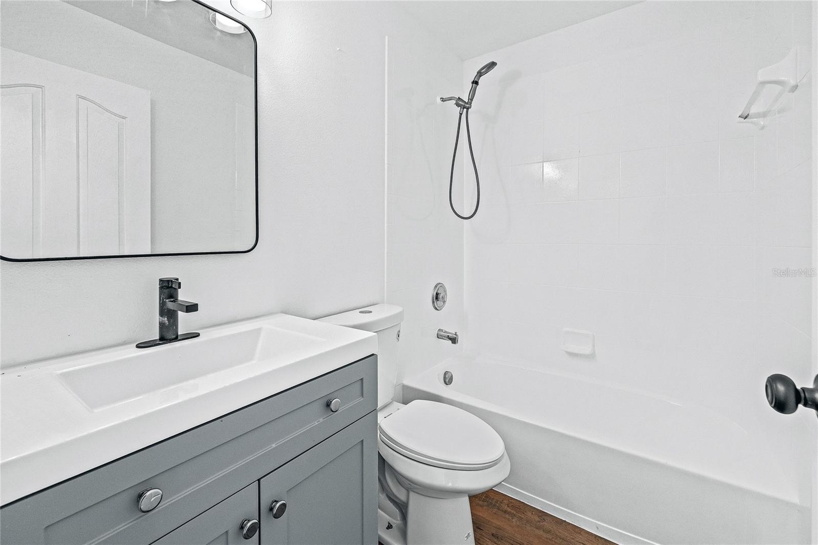 Listing photo id 32 for 8212 Cypress Breeze Way