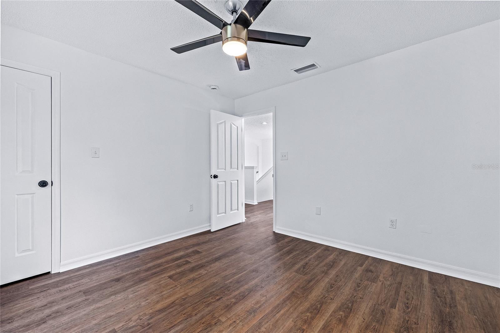 Listing photo id 34 for 8212 Cypress Breeze Way