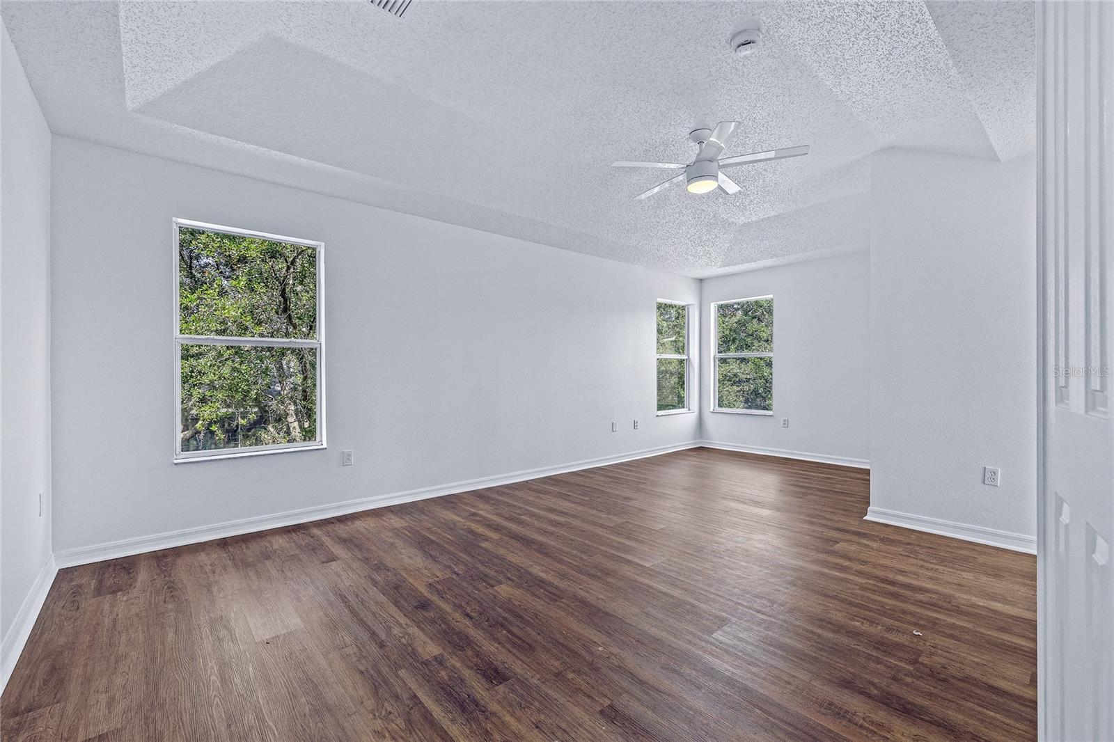 Listing photo id 35 for 8212 Cypress Breeze Way