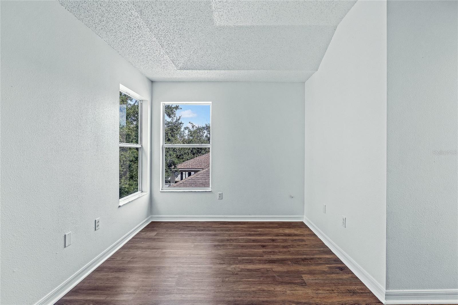 Listing photo id 37 for 8212 Cypress Breeze Way