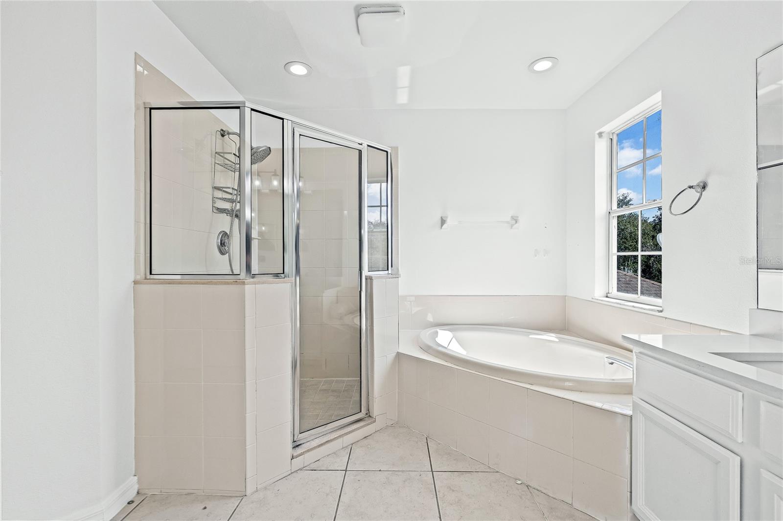 Listing photo id 42 for 8212 Cypress Breeze Way