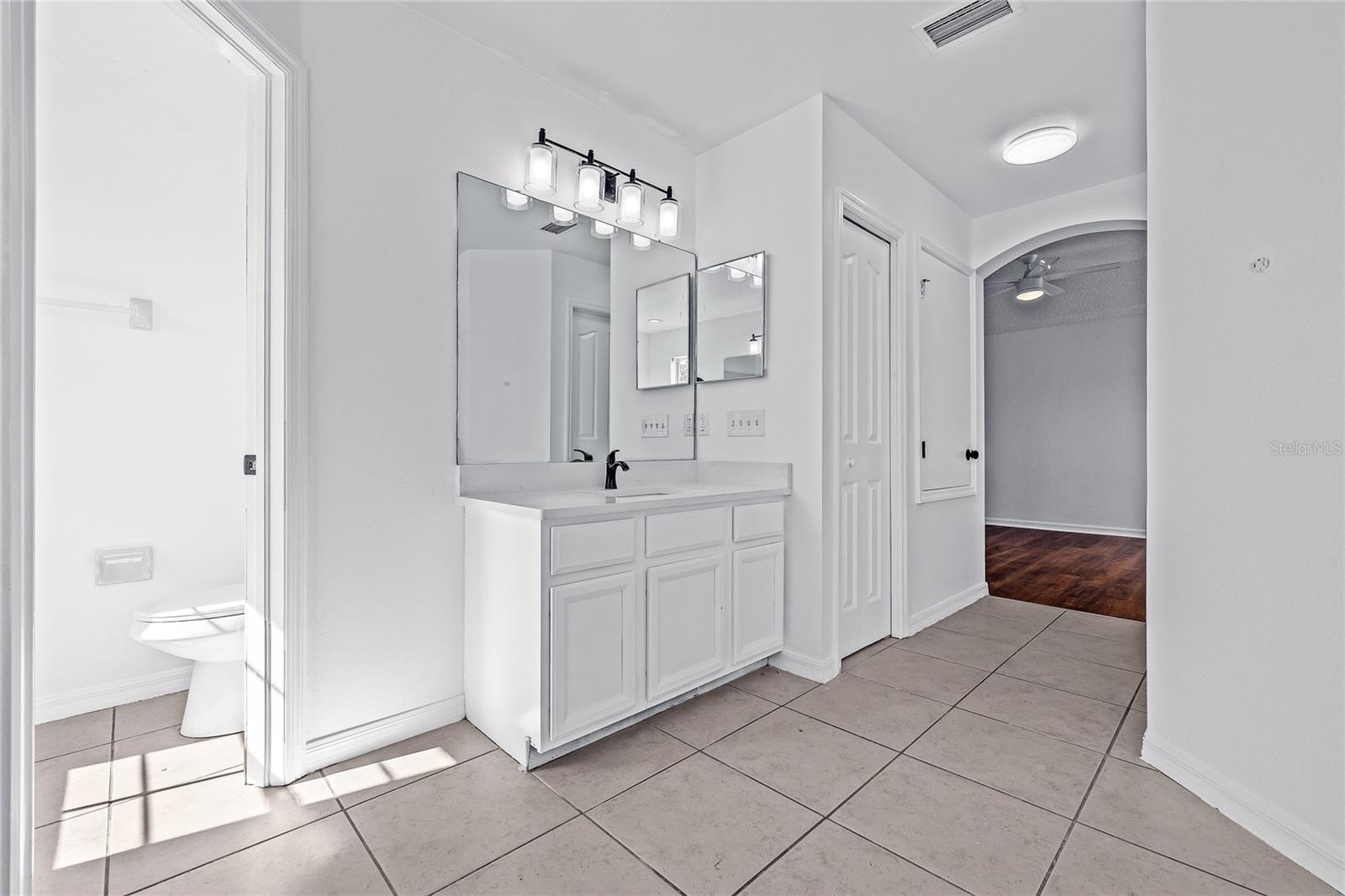 Listing photo id 43 for 8212 Cypress Breeze Way