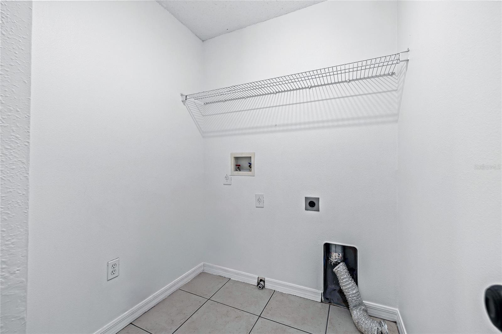 Listing photo id 46 for 8212 Cypress Breeze Way