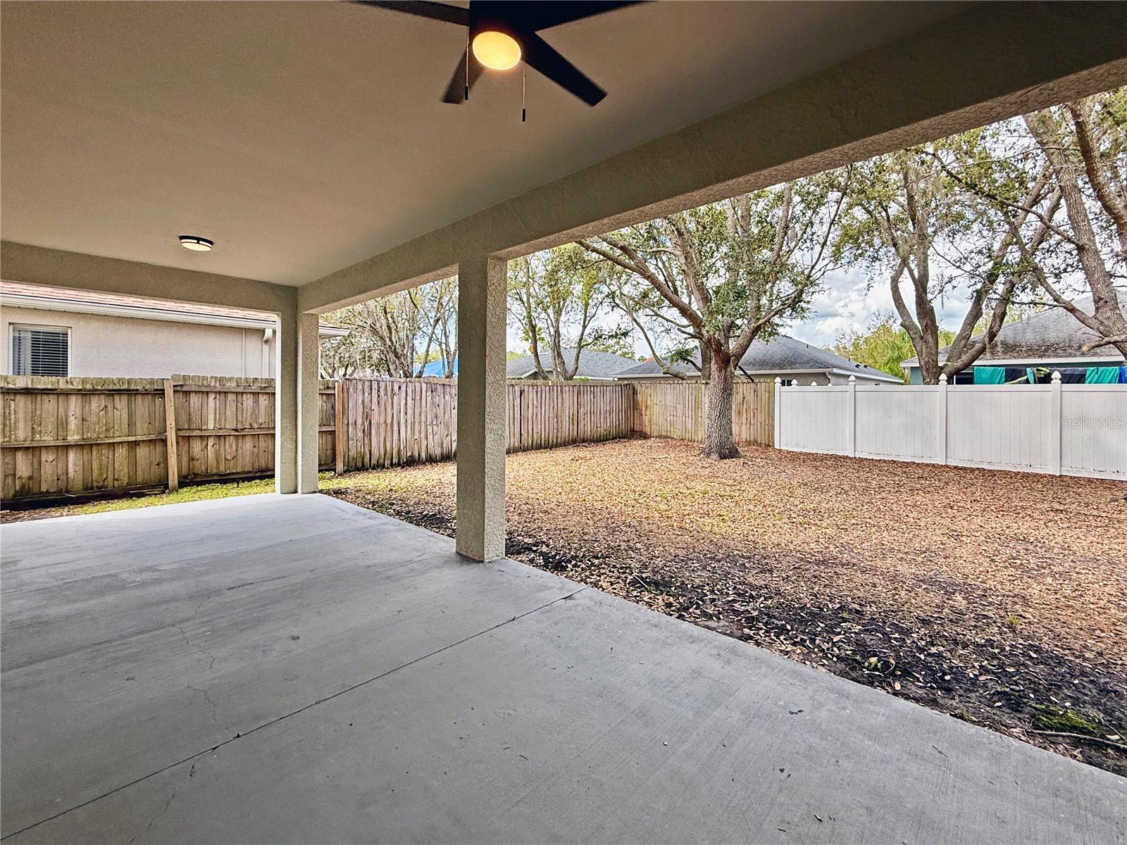 Listing photo id 47 for 8212 Cypress Breeze Way