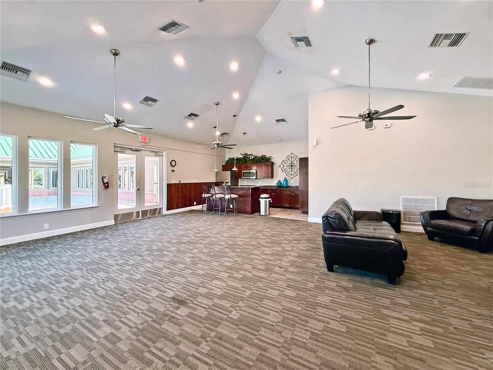 Listing photo id 61 for 8212 Cypress Breeze Way