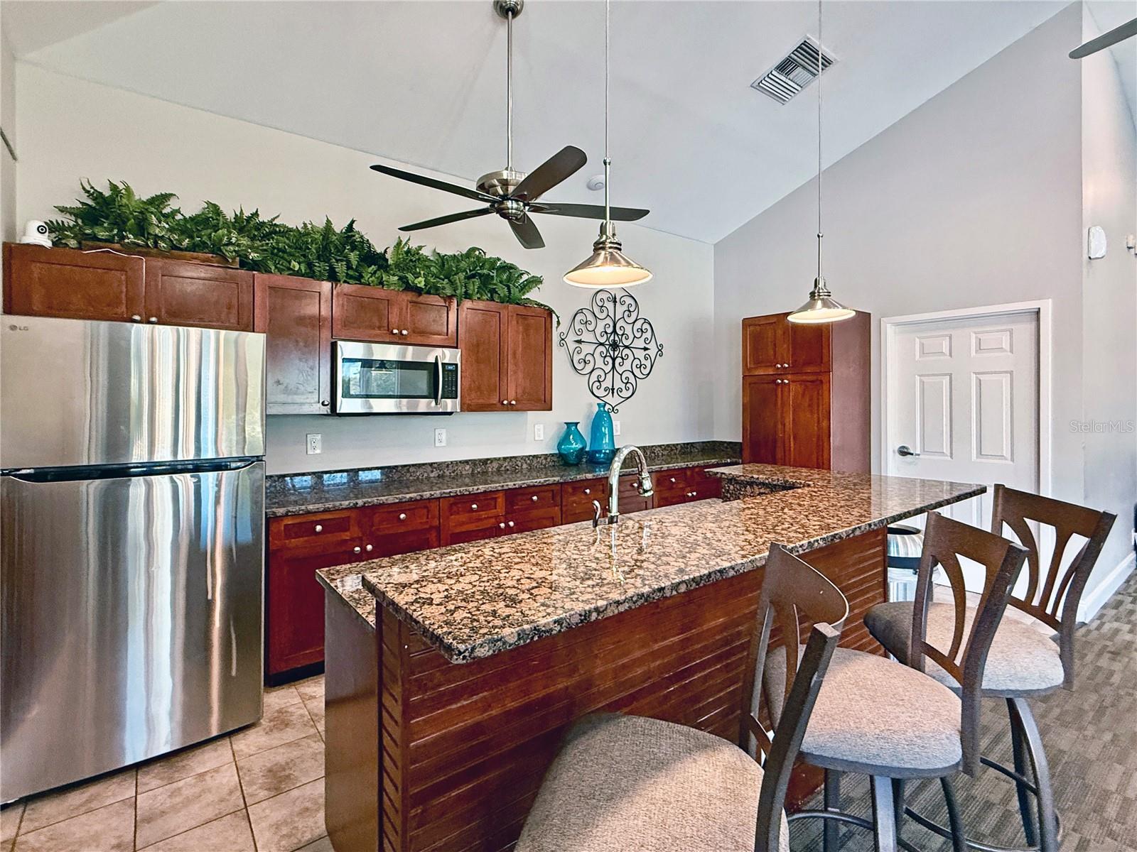 Listing photo id 62 for 8212 Cypress Breeze Way