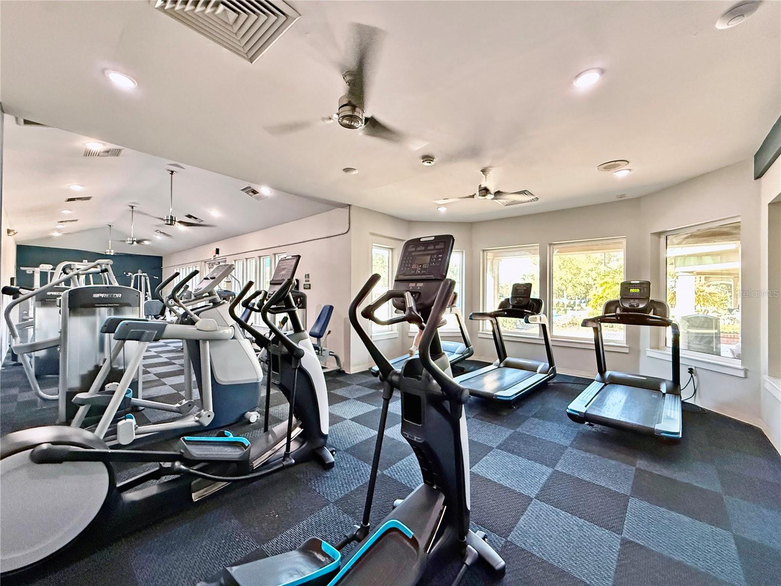 Listing photo id 63 for 8212 Cypress Breeze Way