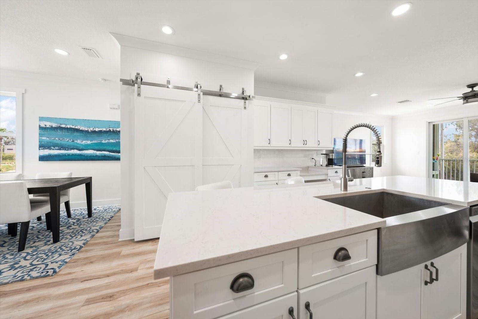 Image 6 of 36 For 1297 Savona Drive Ne