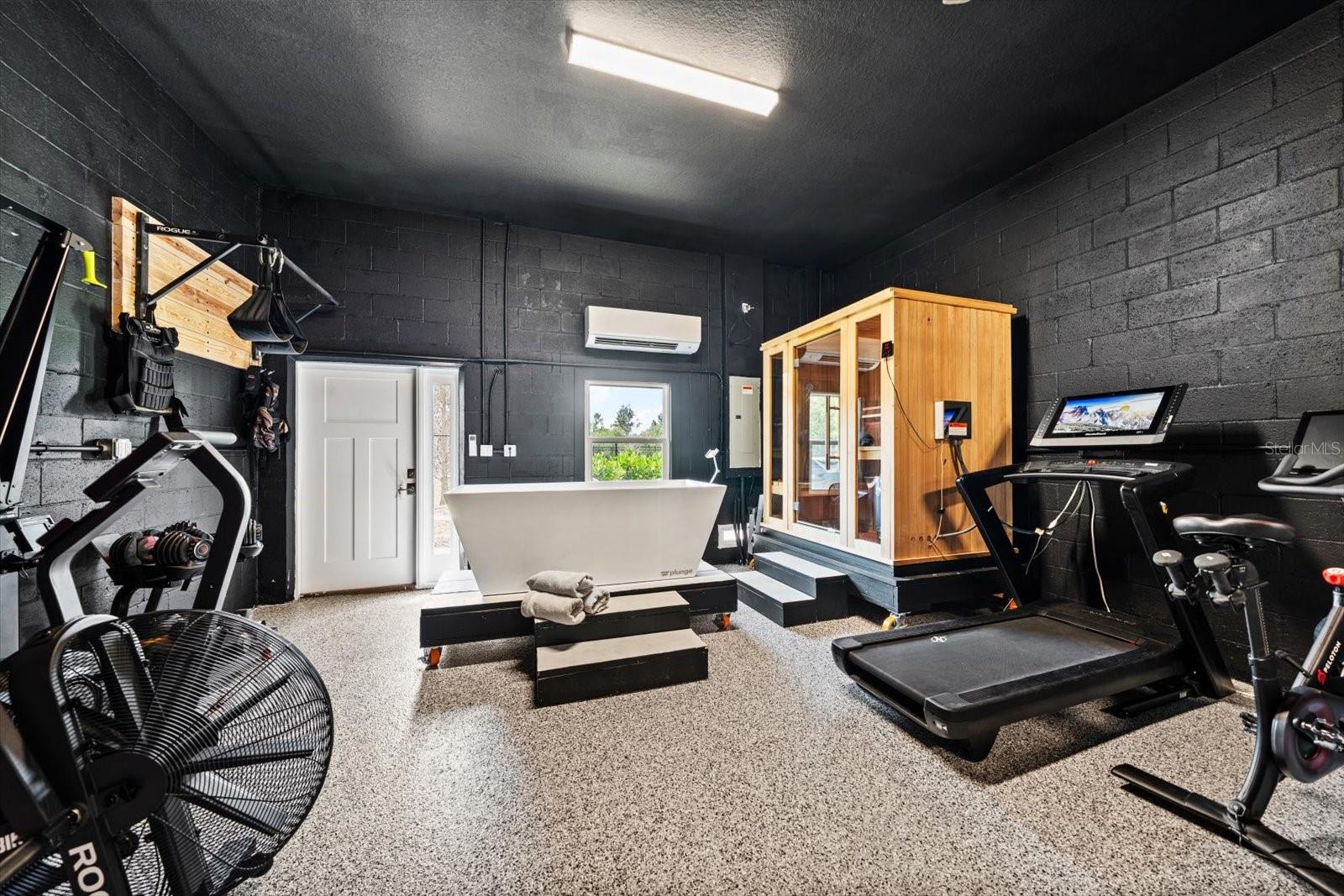 Image 9 of 36 For 1297 Savona Drive Ne