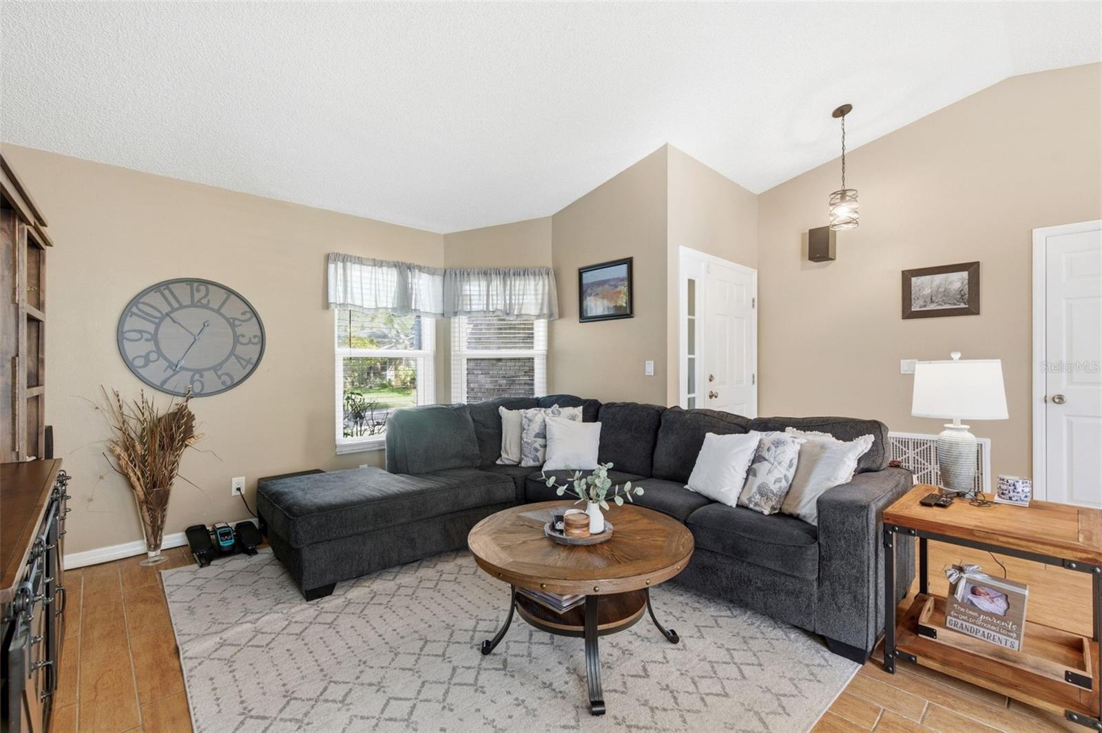 Image 8 of 63 For 212 Overstreet Court