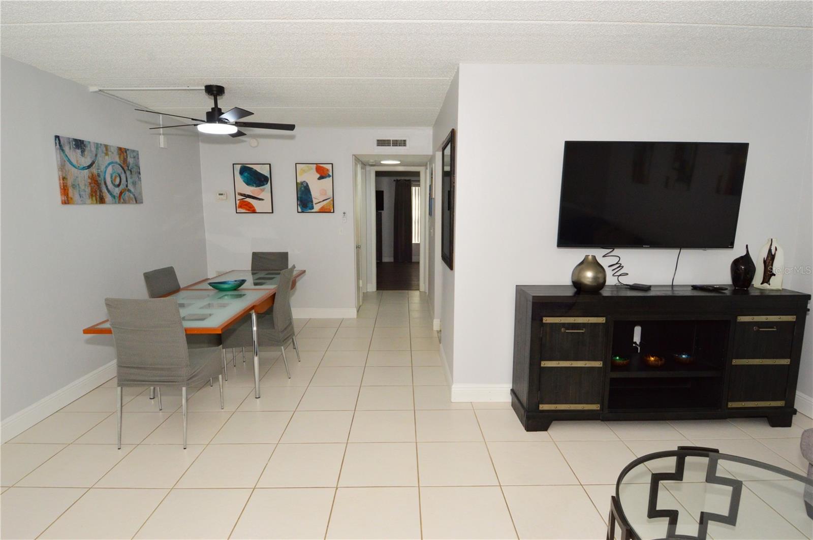 Image 12 of 85 For 12760 Indian Rocks Road 555