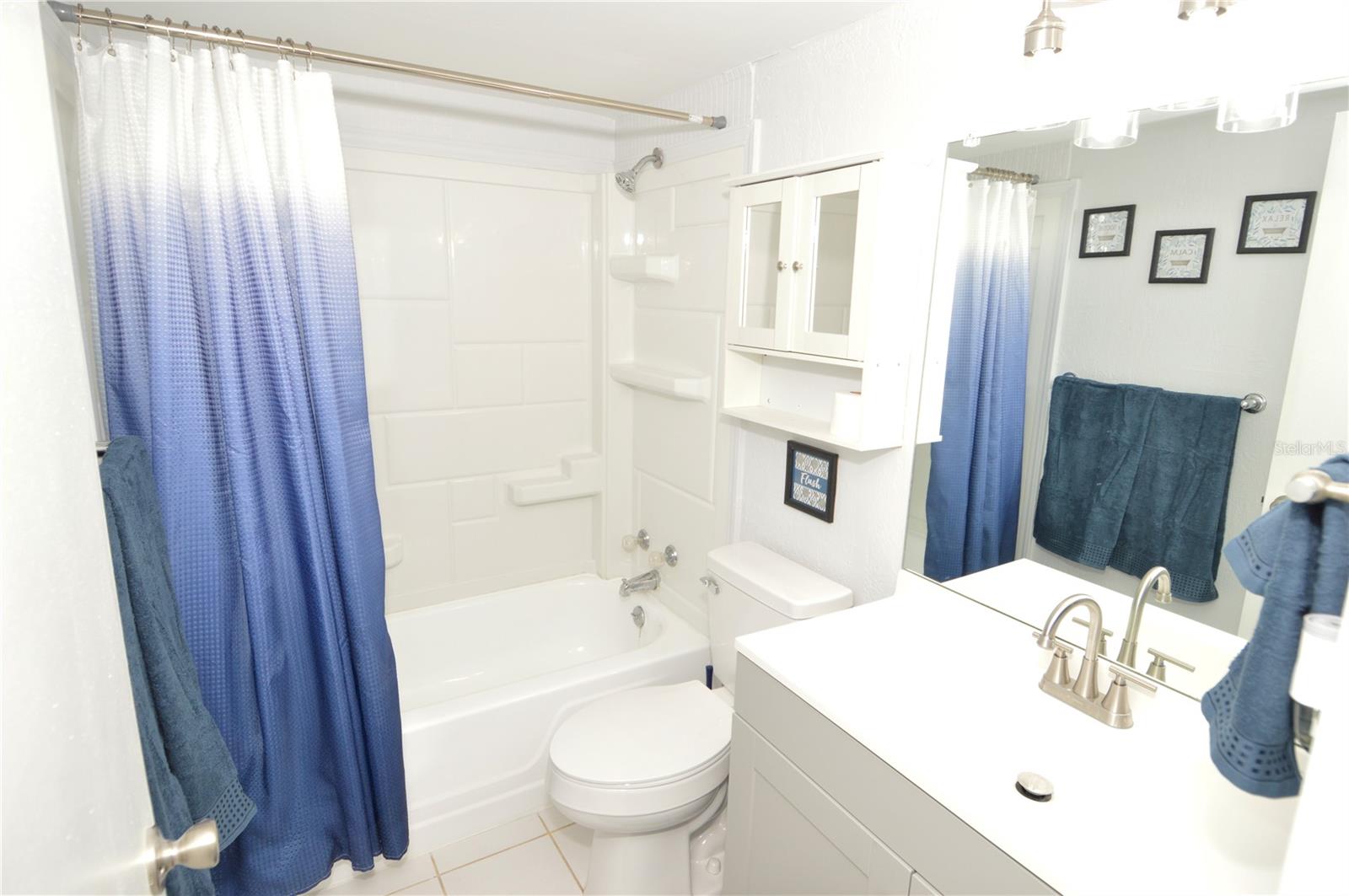 Image 21 of 85 For 12760 Indian Rocks Road 555