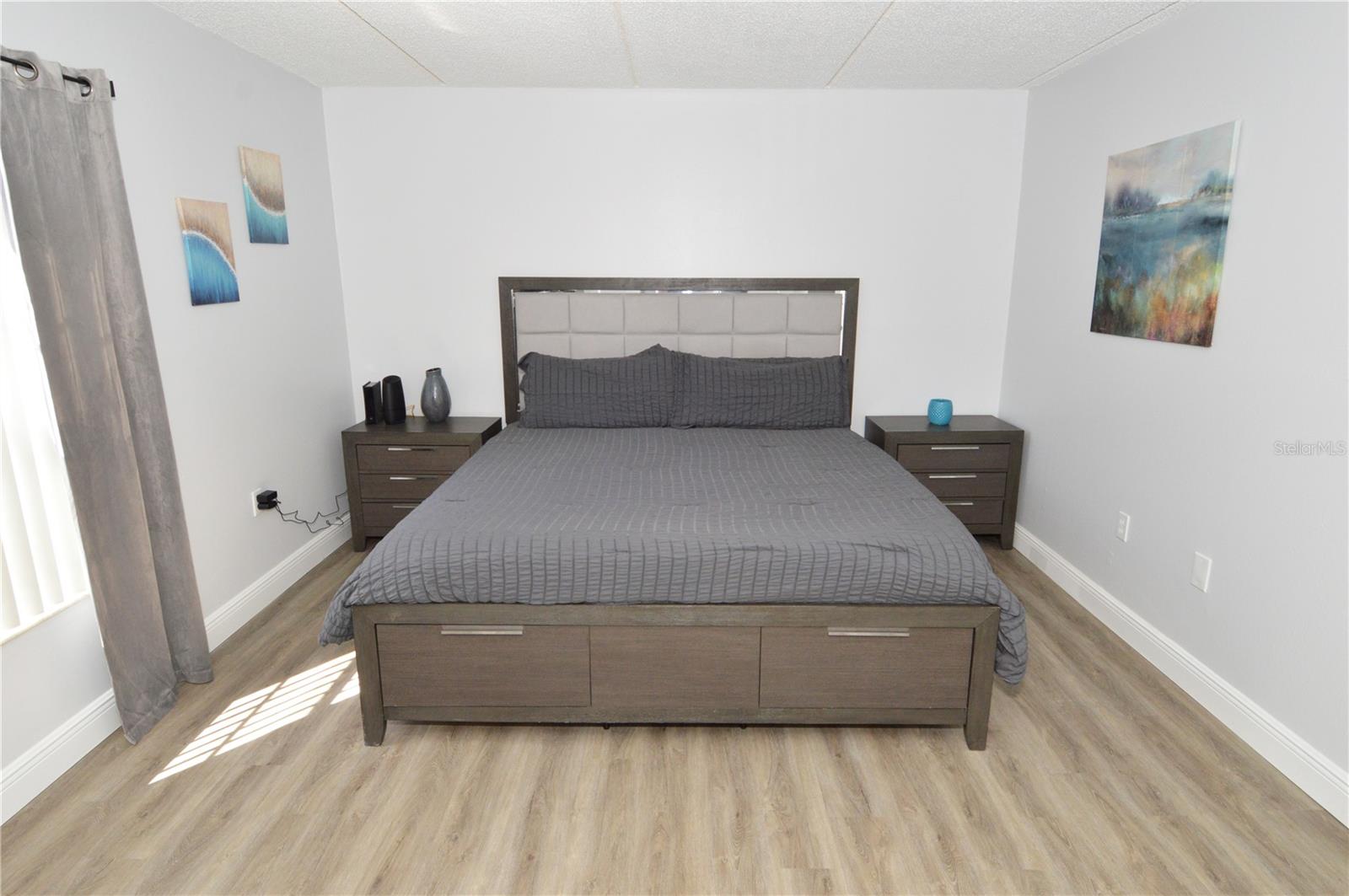 Image 26 of 85 For 12760 Indian Rocks Road 555