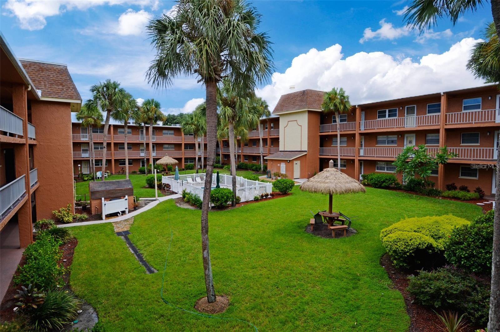 Image 33 of 85 For 12760 Indian Rocks Road 555