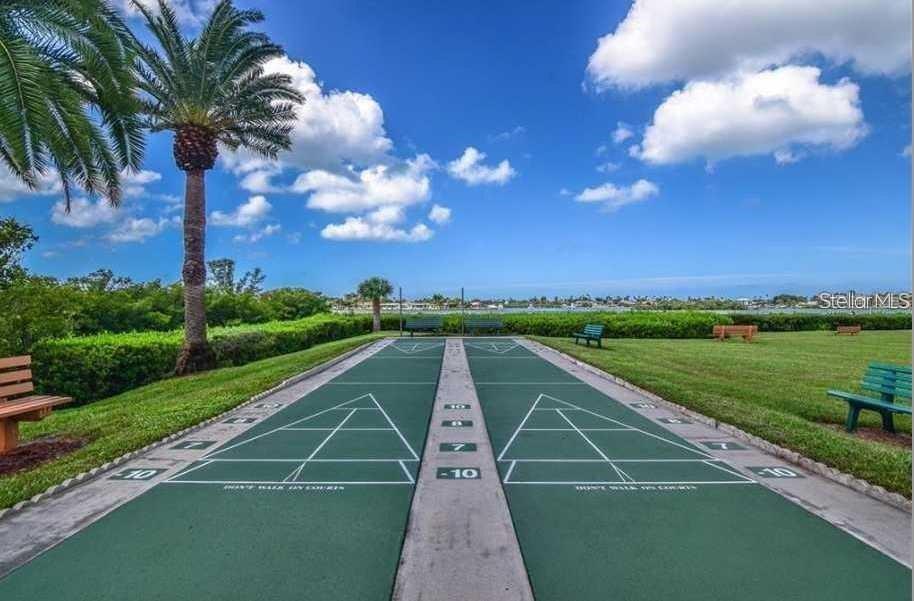 Image 46 of 85 For 12760 Indian Rocks Road 555