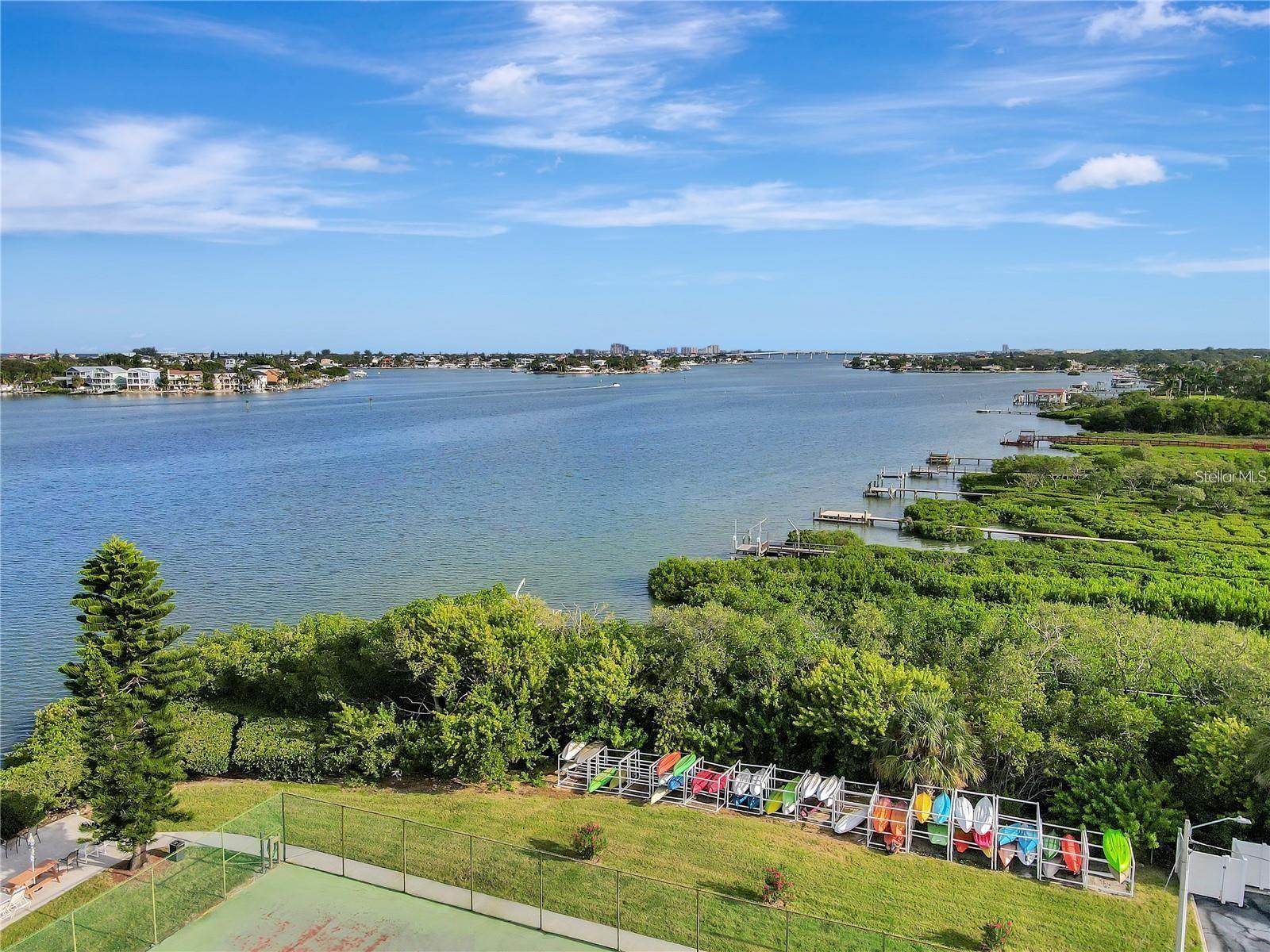 Image 53 of 85 For 12760 Indian Rocks Road 555