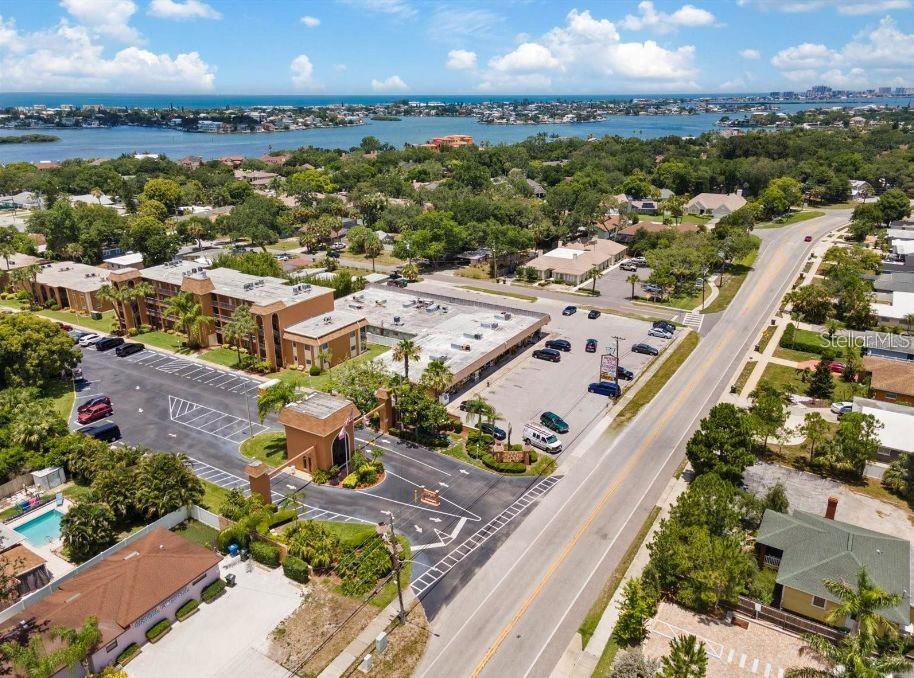 Image 83 of 85 For 12760 Indian Rocks Road 555