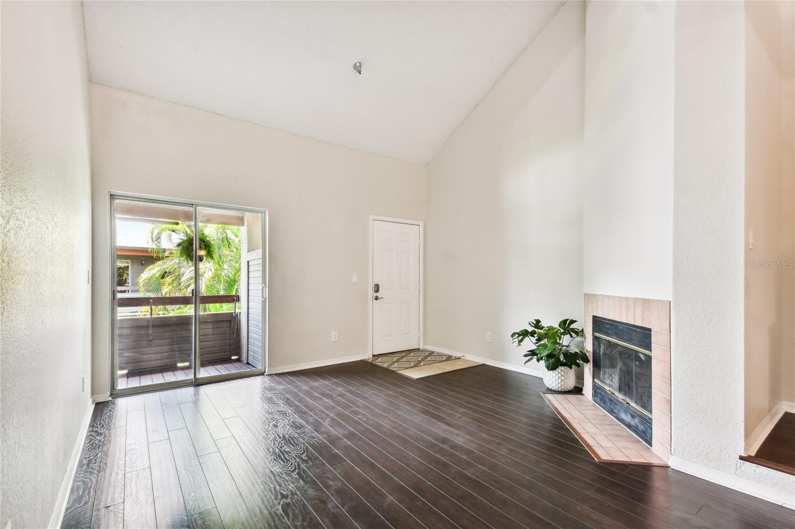 Image 6 of 58 For 10263 Gandy Boulevard N 616