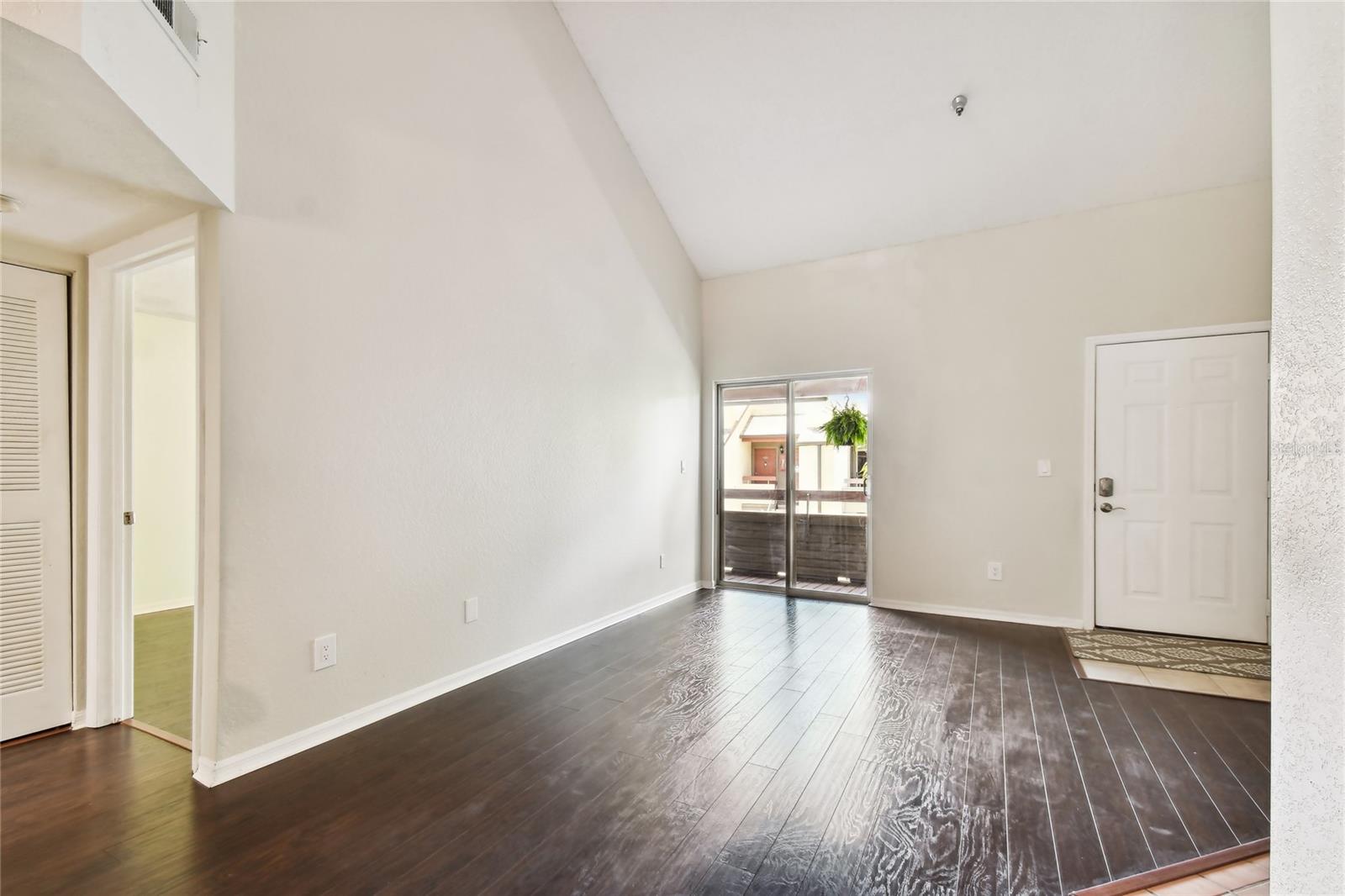 Image 7 of 58 For 10263 Gandy Boulevard N 616