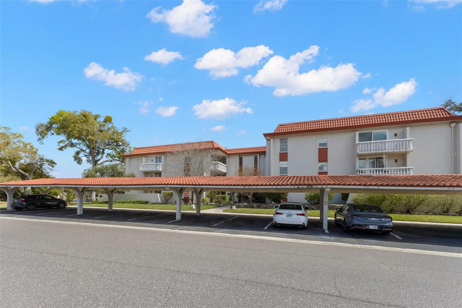 Image 2 of 27 For 1001 Pearce Drive 302