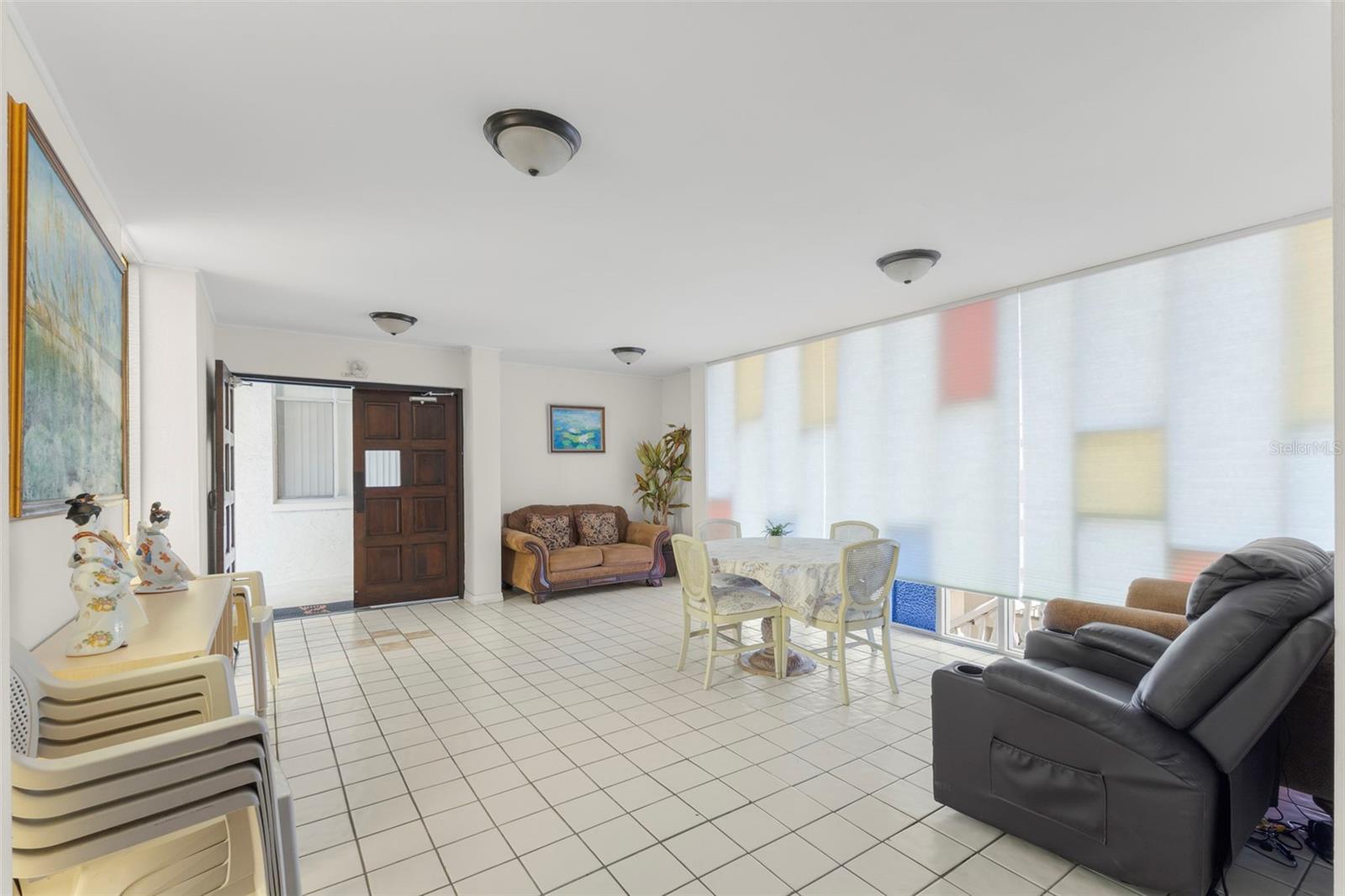 Image 23 of 27 For 1001 Pearce Drive 302