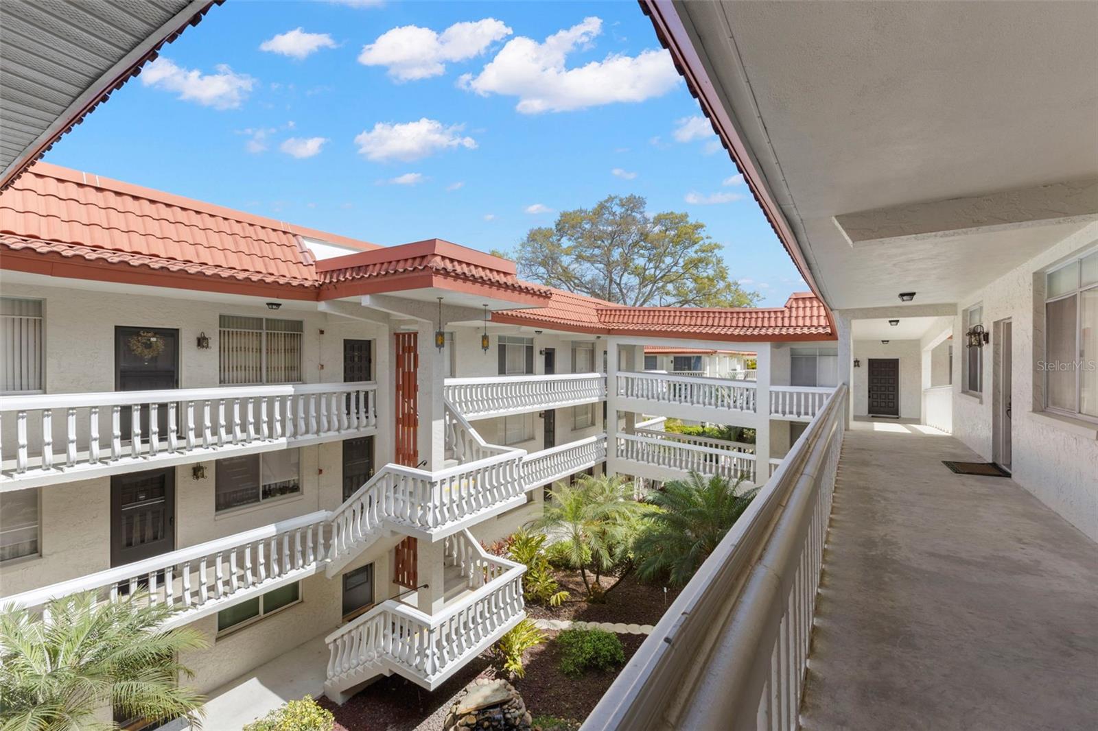 Image 4 of 27 For 1001 Pearce Drive 302