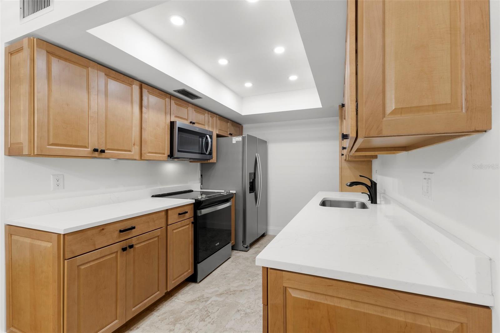 Image 7 of 27 For 1001 Pearce Drive 302