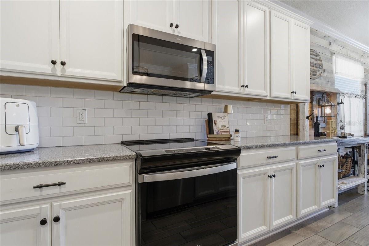 Image 13 of 51 For 13326 Palmera Vista Drive