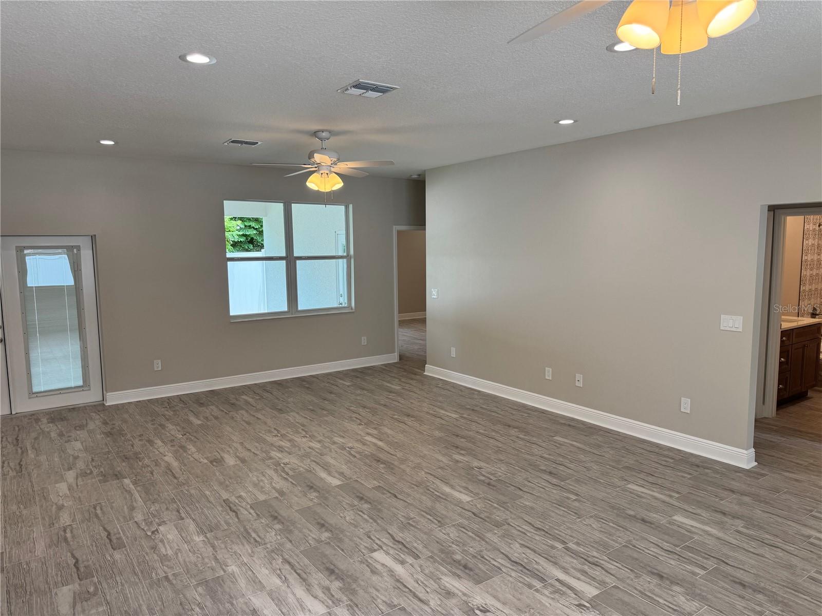 Image 12 of 68 For 37549 Teri Court