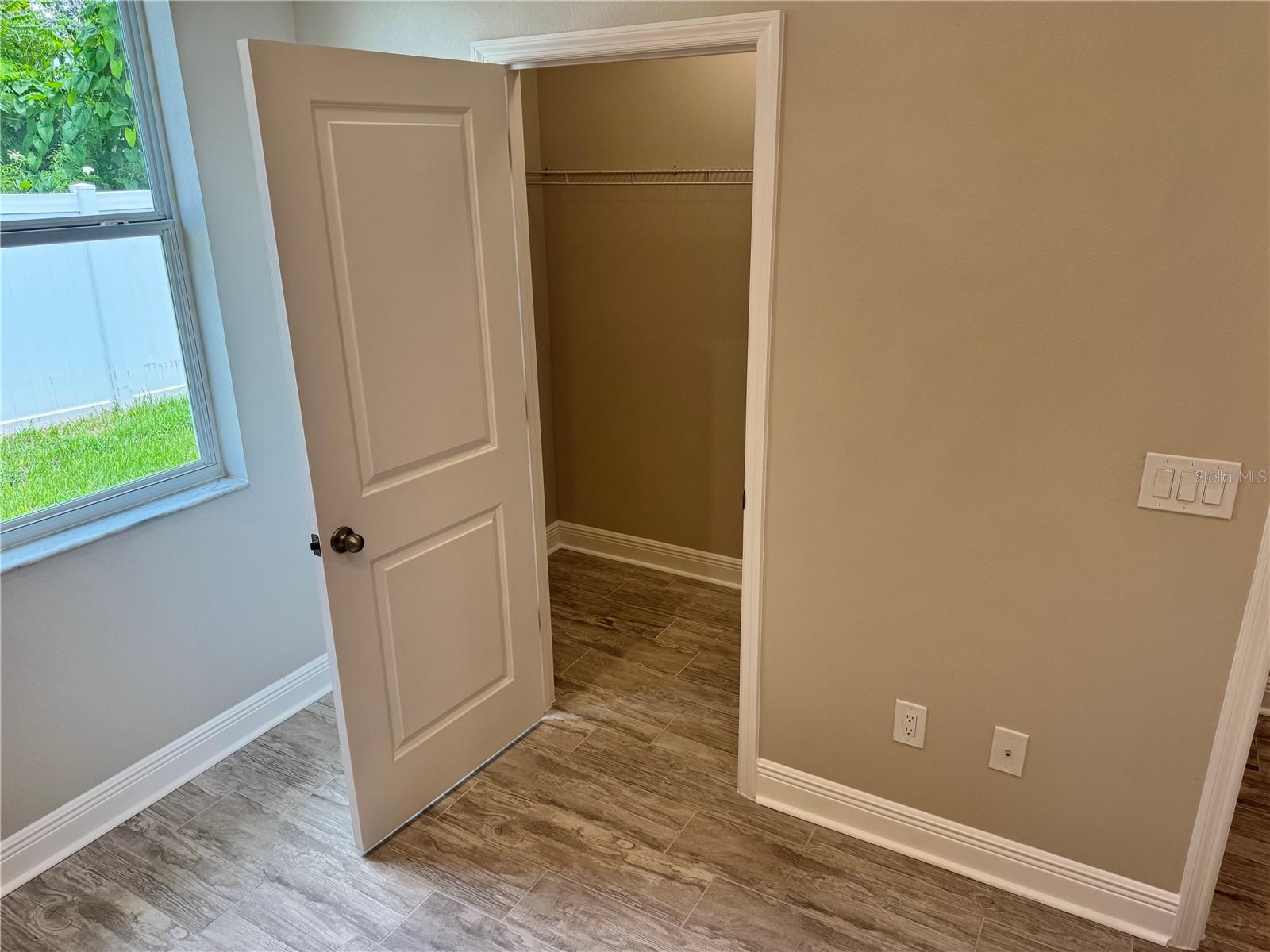 Image 32 of 68 For 37549 Teri Court