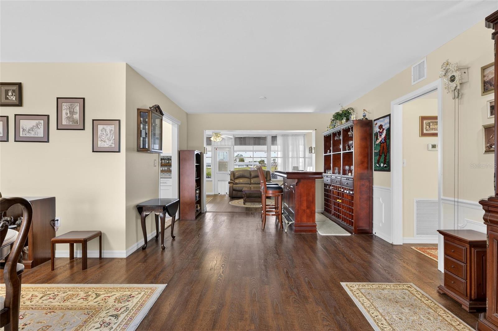 Image 11 of 88 For 1302 Desert Hills Drive