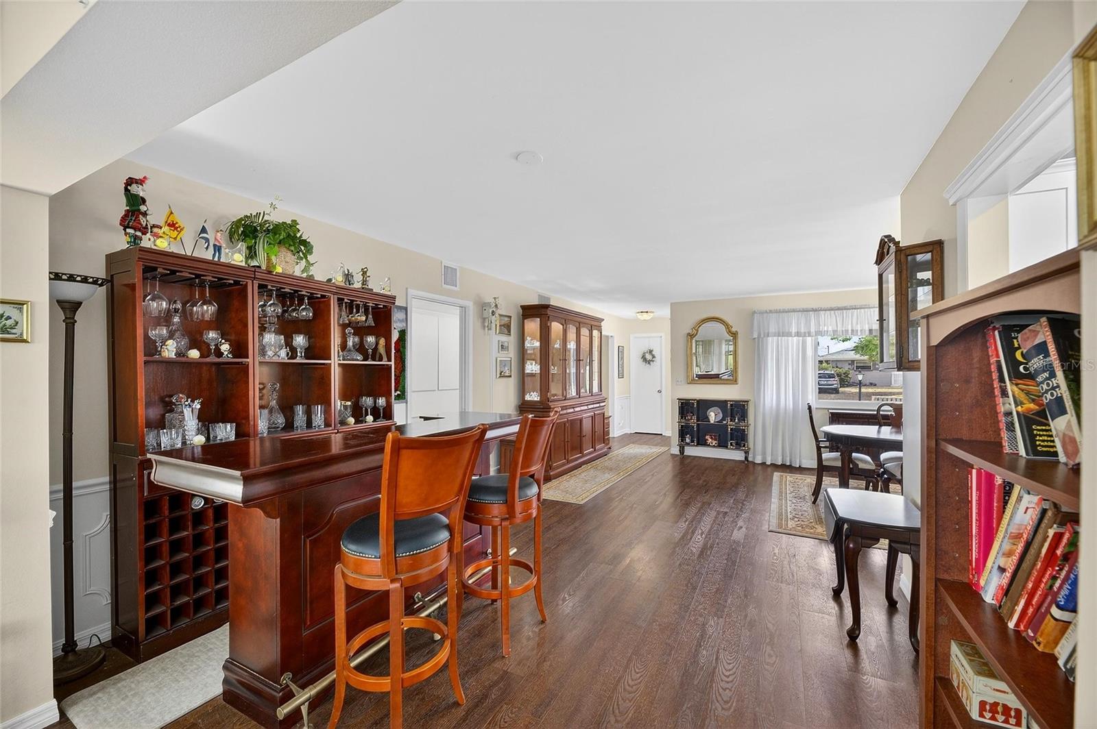 Image 14 of 88 For 1302 Desert Hills Drive