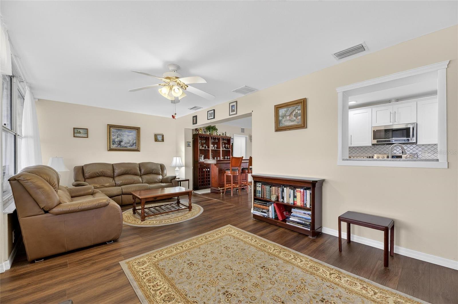 Image 20 of 88 For 1302 Desert Hills Drive