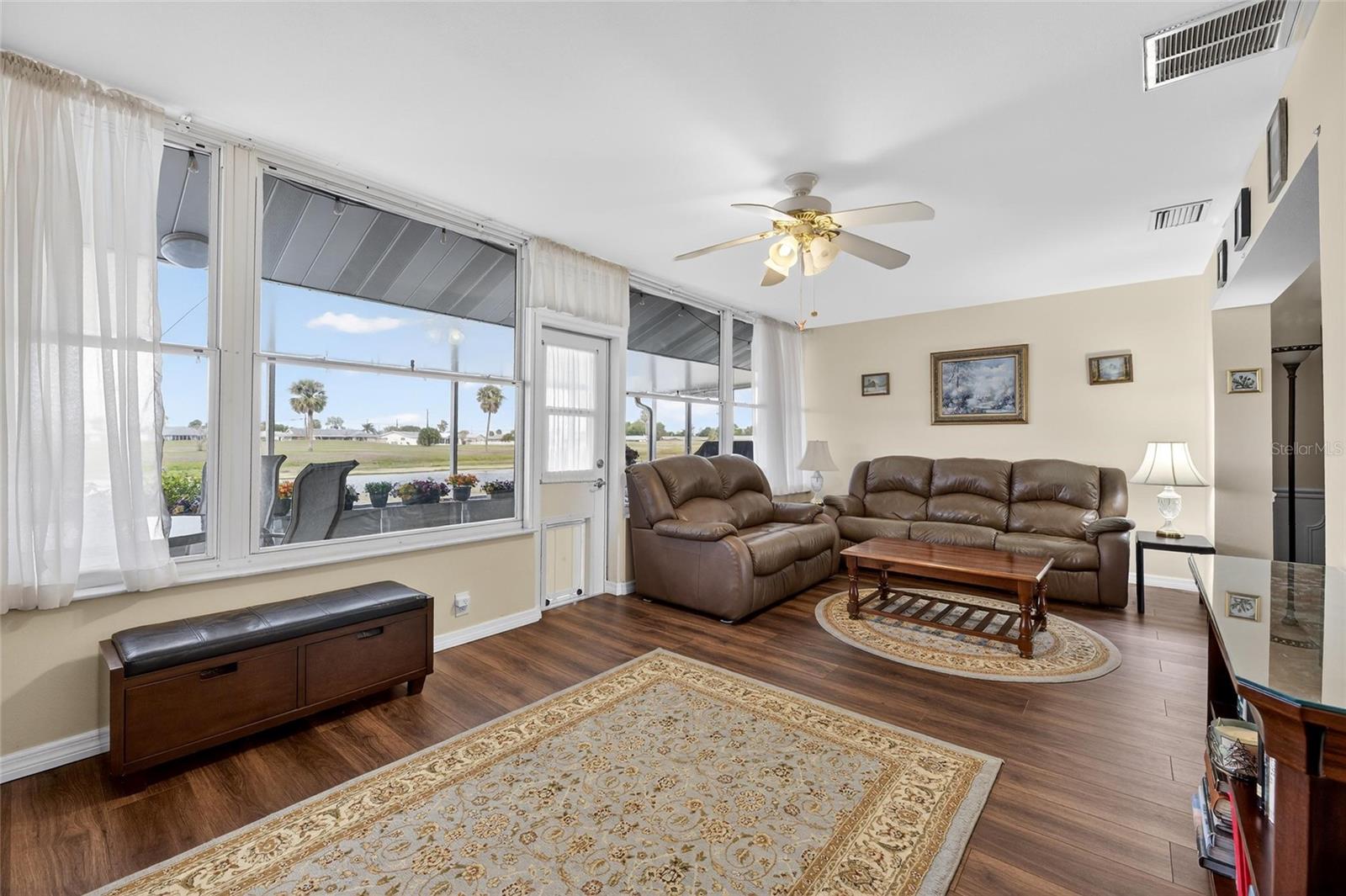 Image 21 of 88 For 1302 Desert Hills Drive