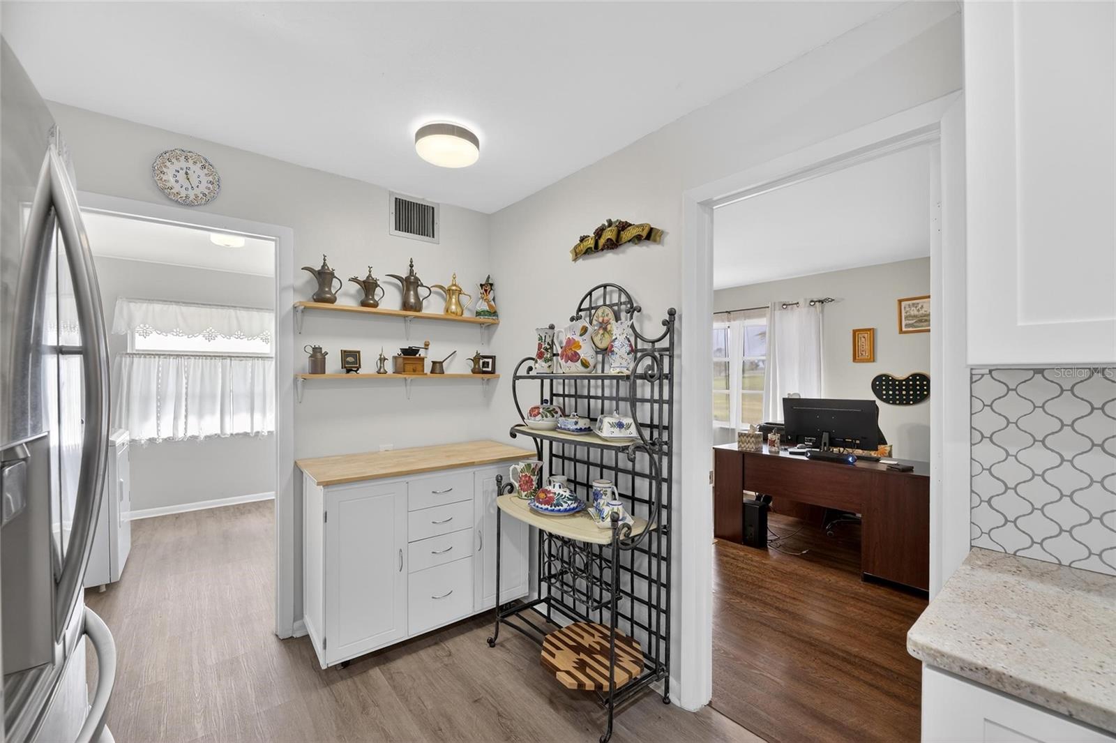 Image 28 of 88 For 1302 Desert Hills Drive