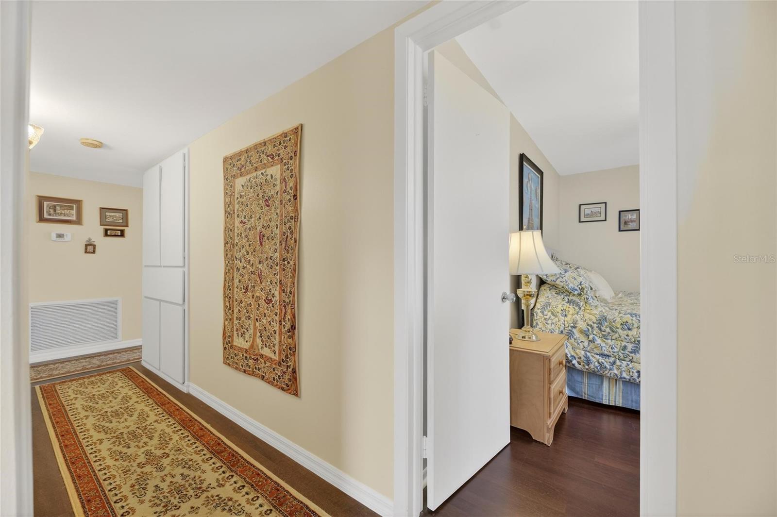 Image 33 of 88 For 1302 Desert Hills Drive