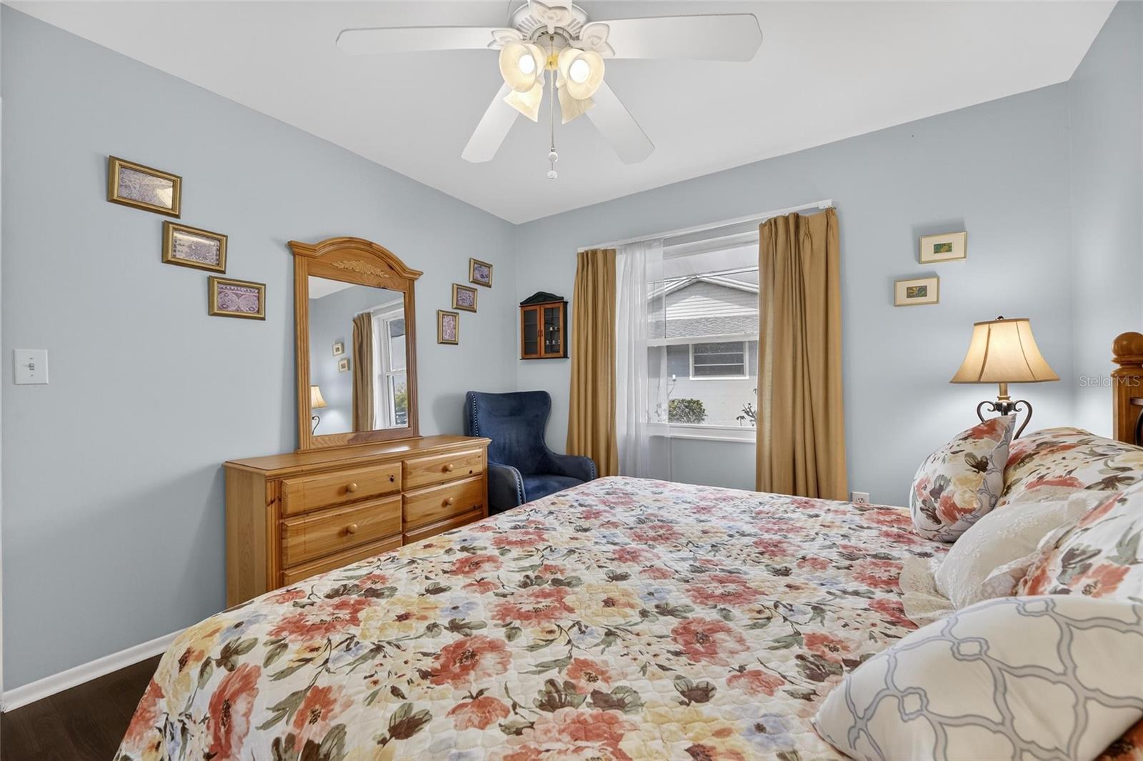 Image 40 of 88 For 1302 Desert Hills Drive