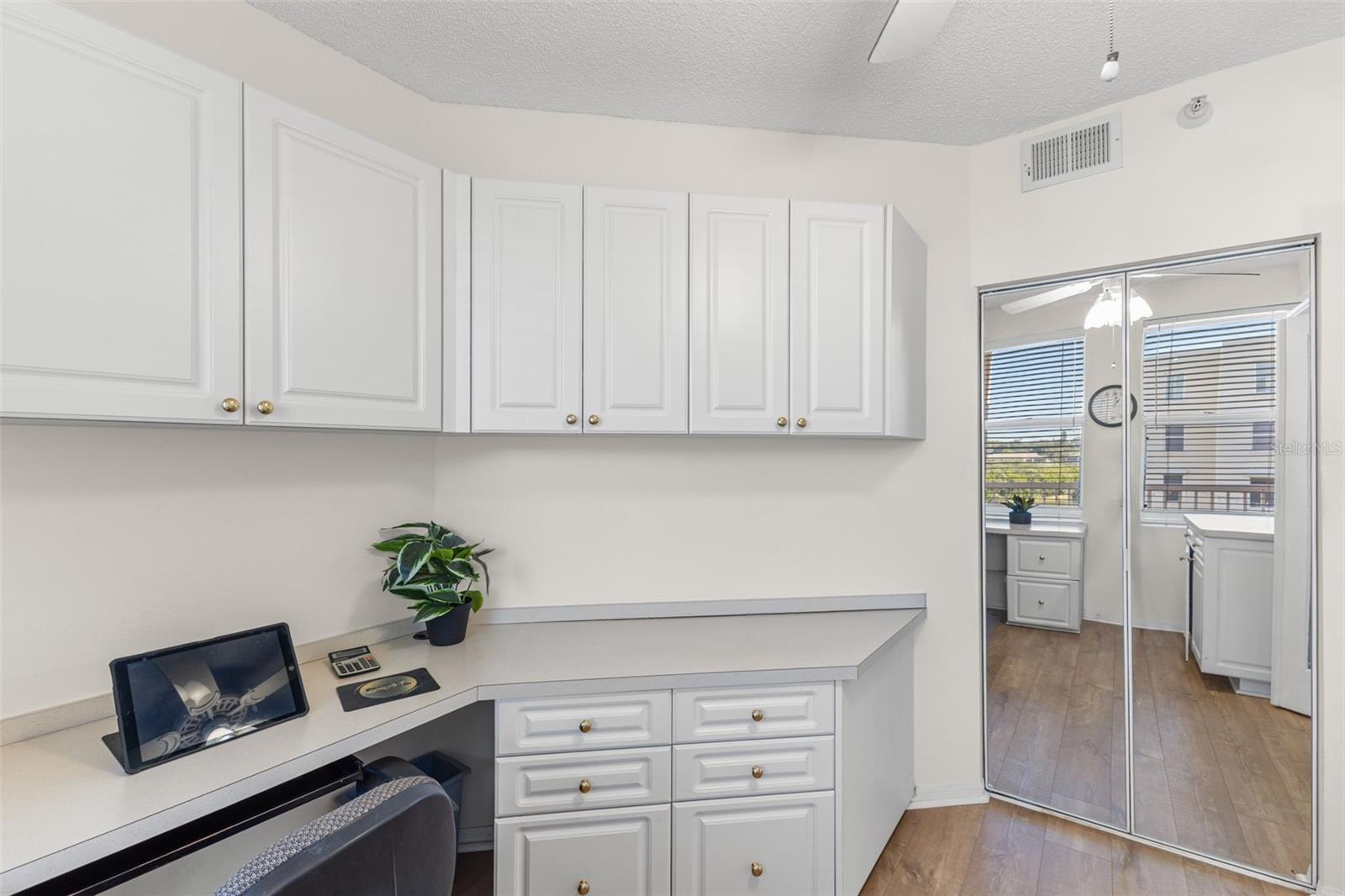 Image 27 of 46 For 6475 Shoreline Drive 5403