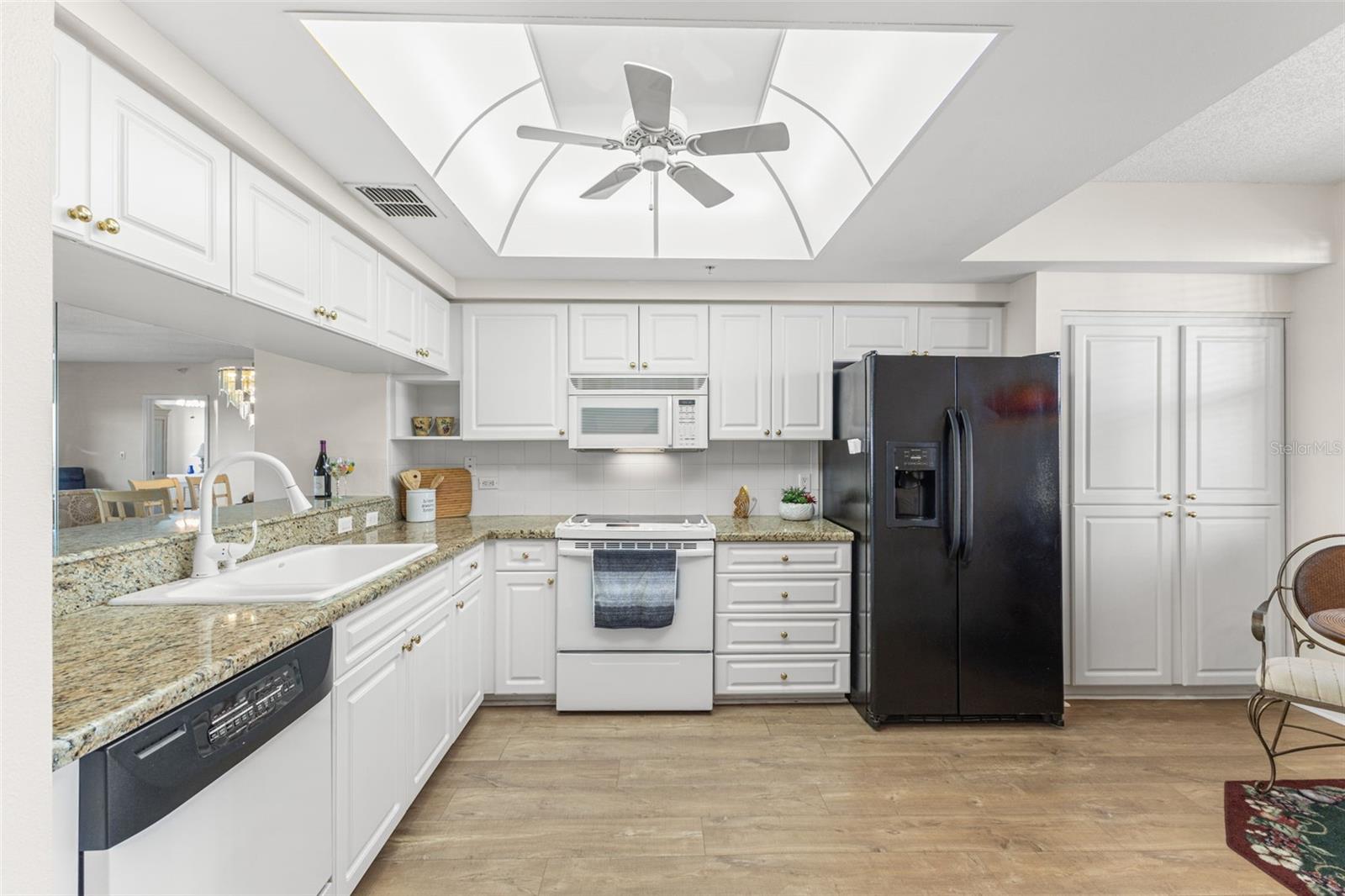 Image 32 of 46 For 6475 Shoreline Drive 5403