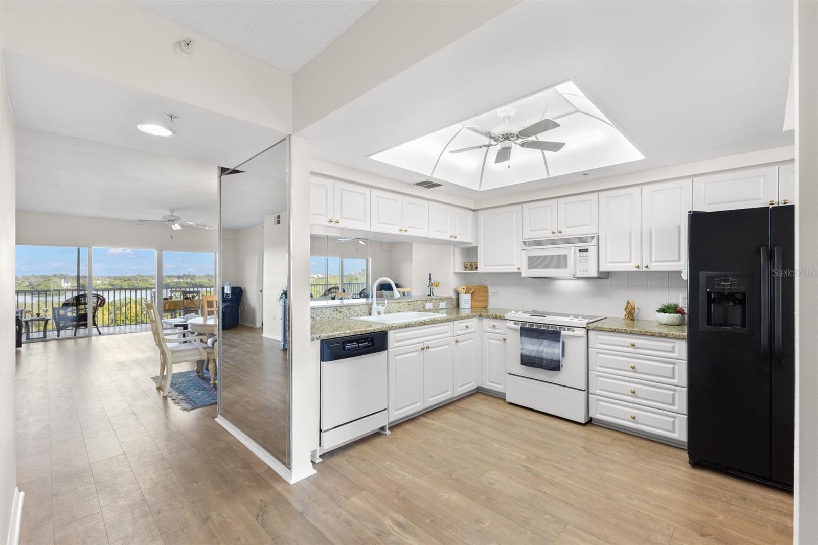 Image 33 of 46 For 6475 Shoreline Drive 5403