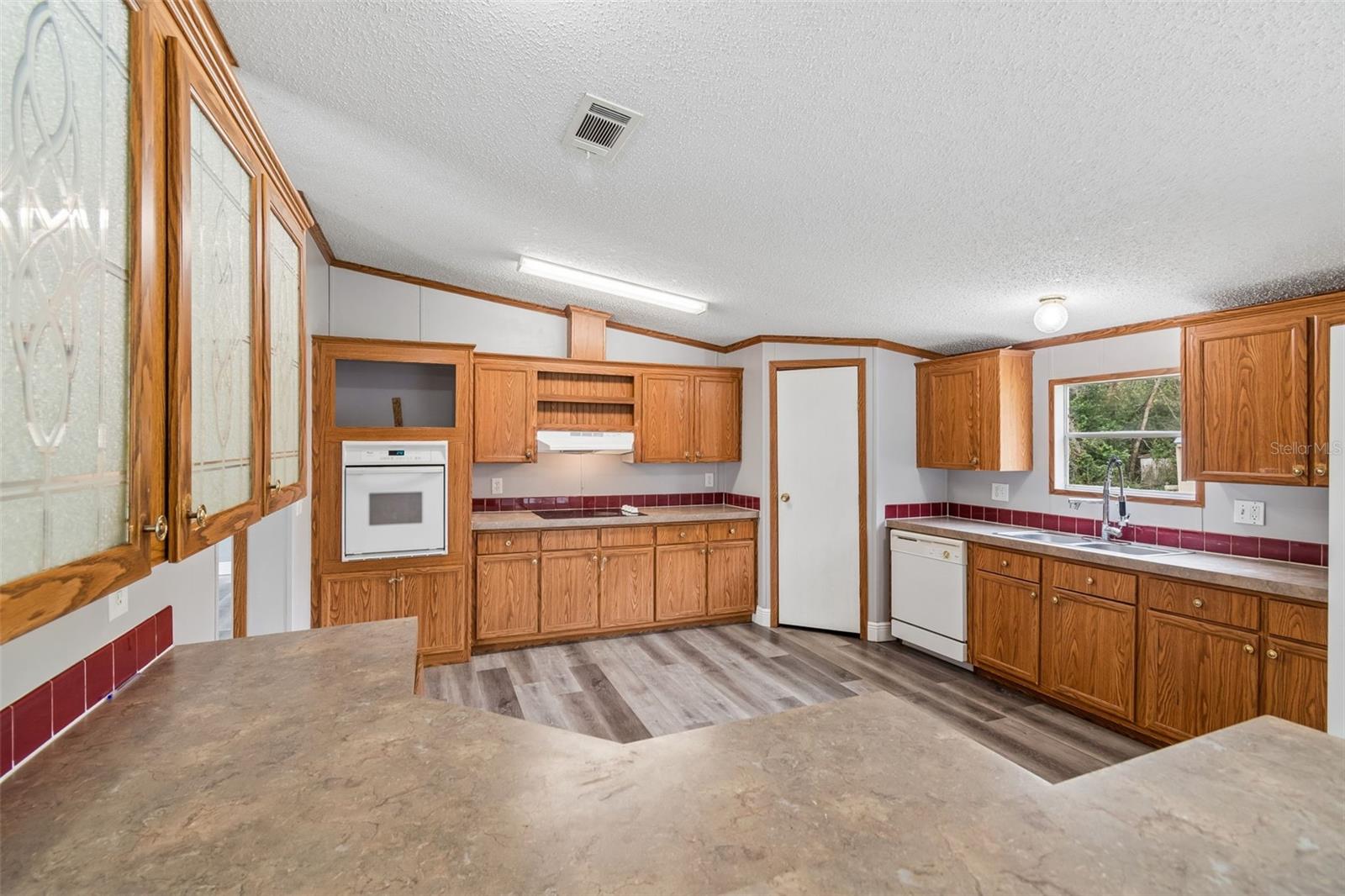 Image 18 of 42 For 18427 Moorhaven Drive