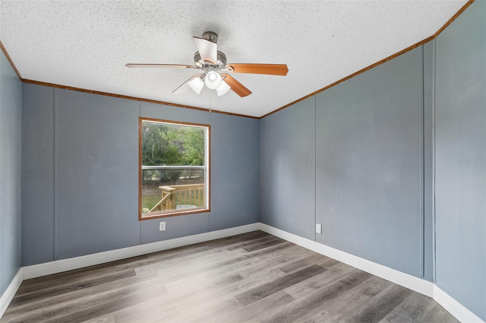 Image 26 of 42 For 18427 Moorhaven Drive