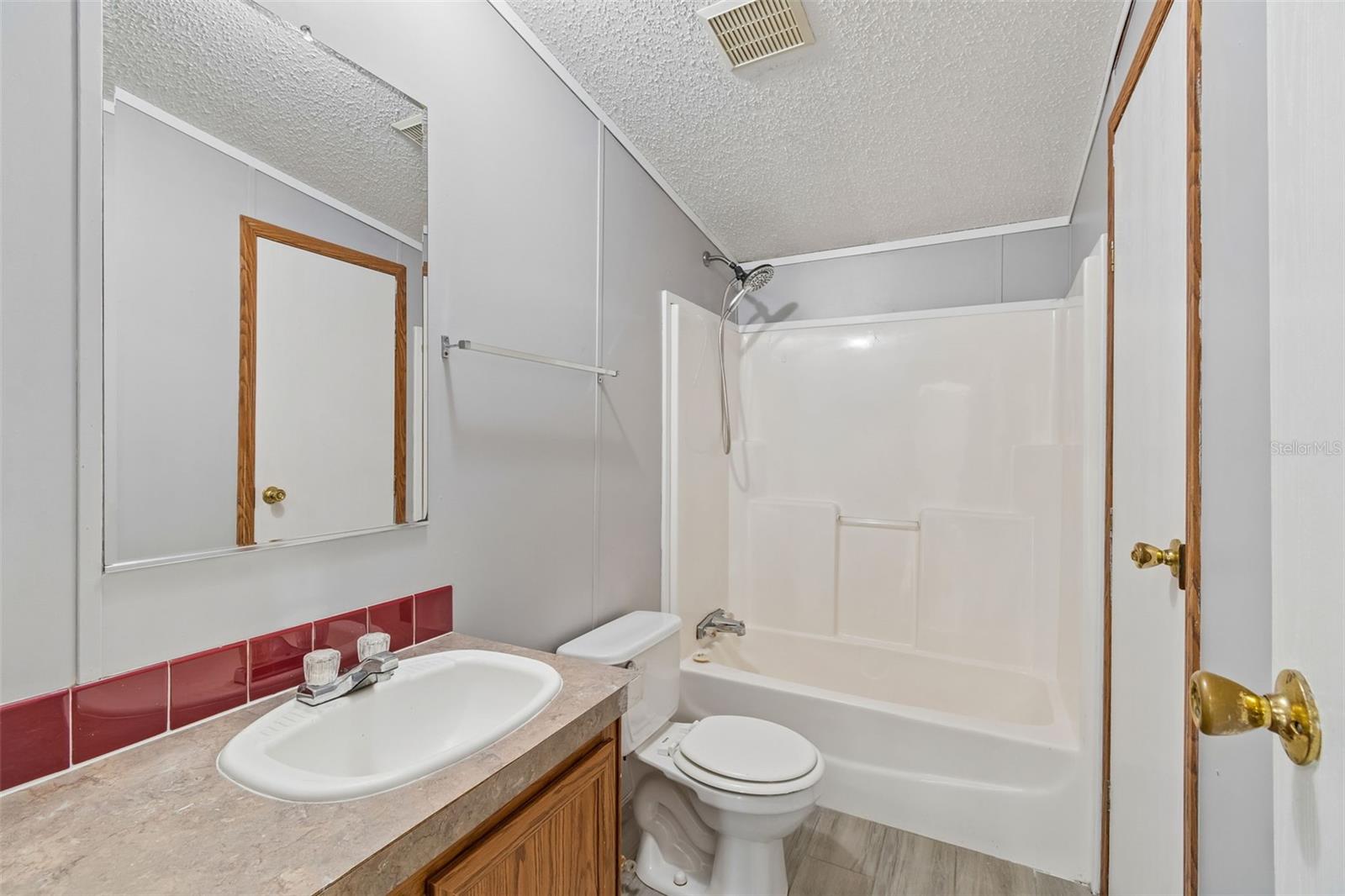 Image 29 of 42 For 18427 Moorhaven Drive