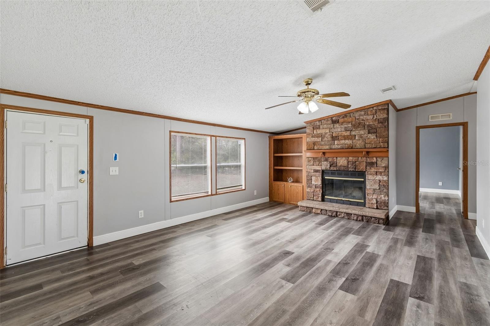 Image 3 of 42 For 18427 Moorhaven Drive