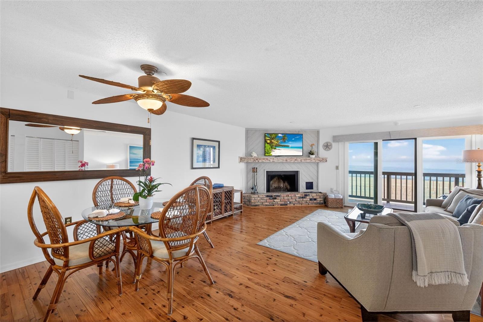 Image 10 of 39 For 19010 Gulf Boulevard 101