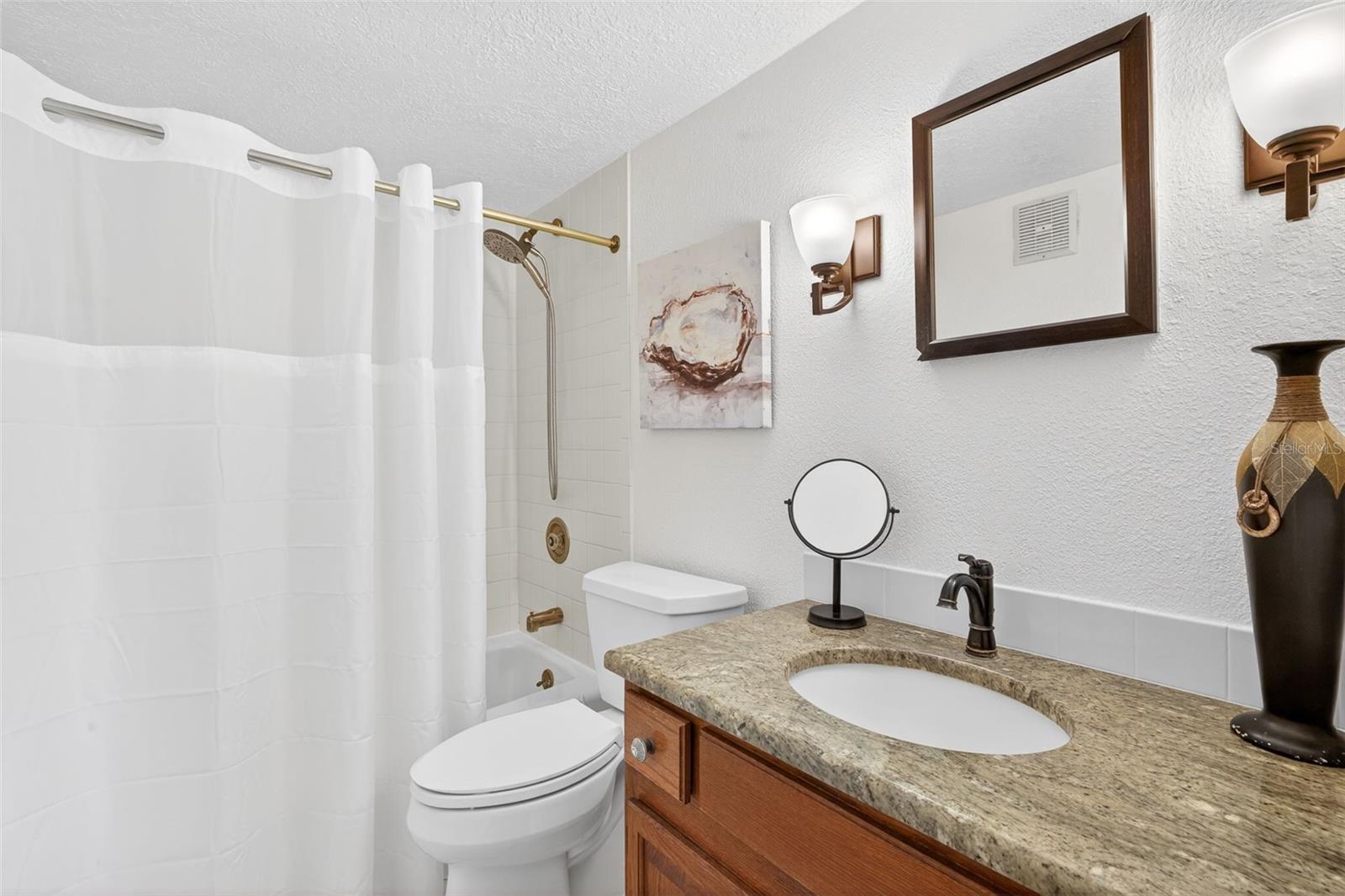 Image 19 of 39 For 19010 Gulf Boulevard 101