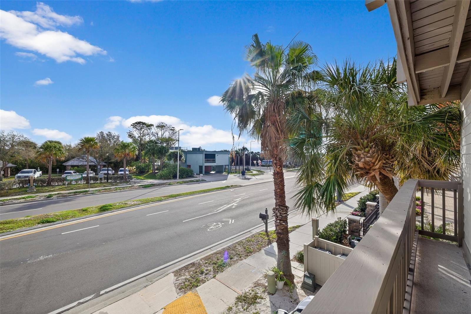 Image 31 of 39 For 19010 Gulf Boulevard 101